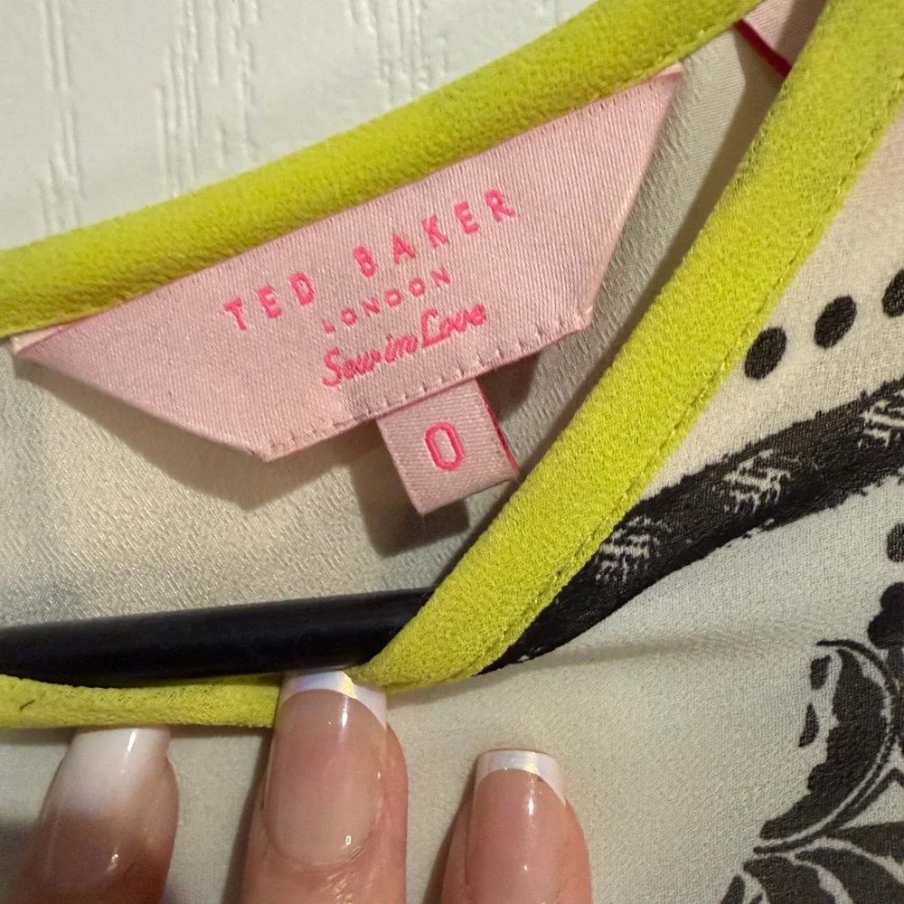 Ted Baker Cream and Black Graphic Long Sleeve Dress - Picture 6 of 6